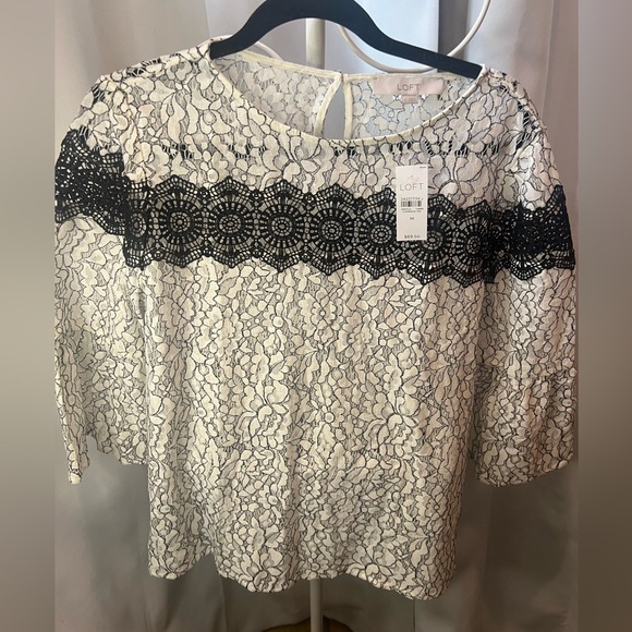 Loft Semi Sheer blouse New with tags size medium - Picture 4 of 4